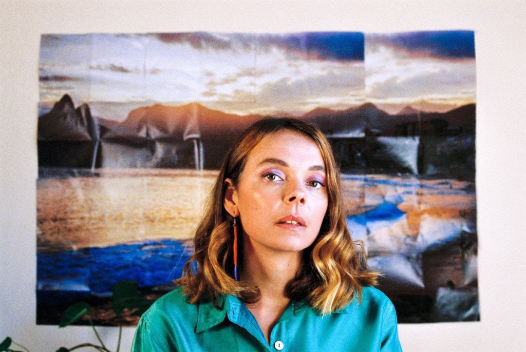 Francesa Laure Briard traz EP, ao lado de Boogarins, que vai de Gal Costa até Clube da&nbsp;Esquina