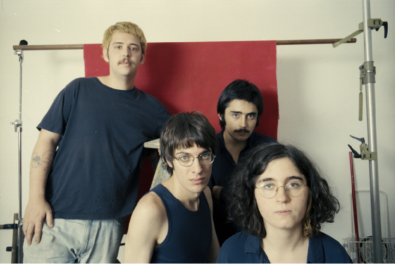 Lo-fi, noise, shoegaze e até jazz, assim é a estreia de Sophia Chablau e Uma Enorme Perda de&nbsp;Tempo