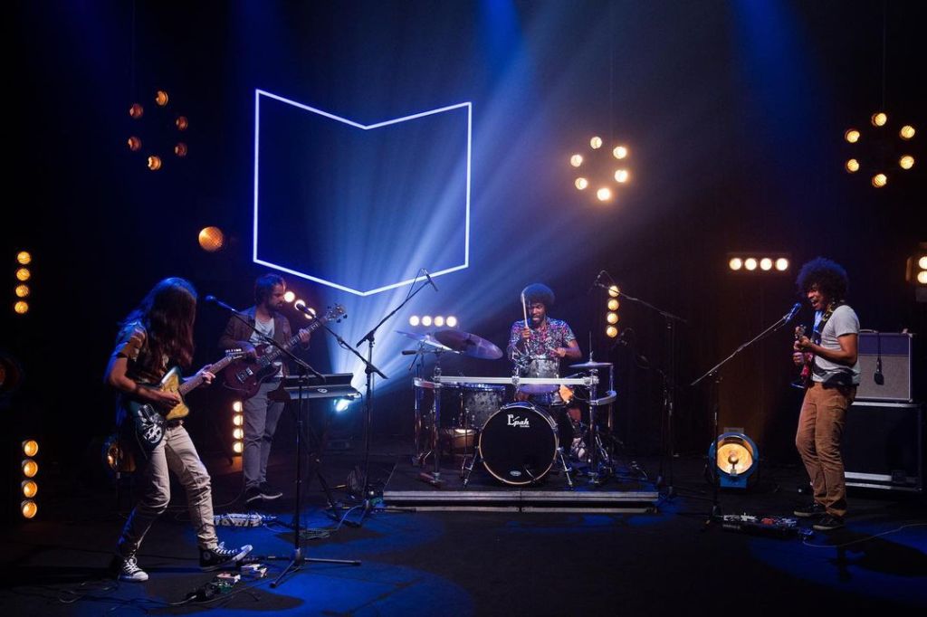 Boogarins canta Clube da Esquina está no&nbsp;Youtube